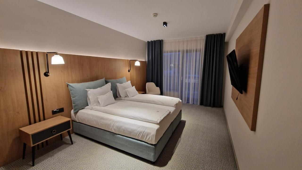 Hotel Sorin Mihai Кристьян Экстерьер фото