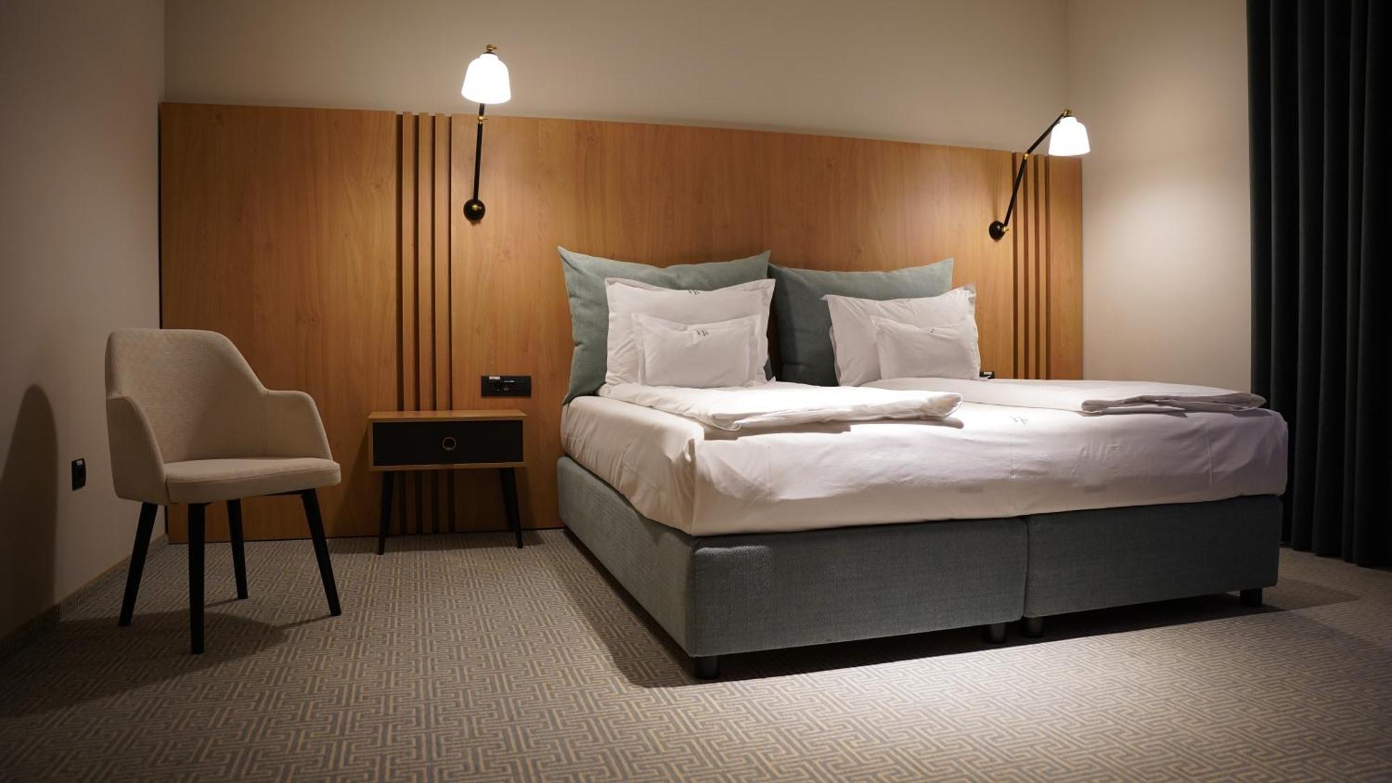 Hotel Sorin Mihai Кристьян Экстерьер фото