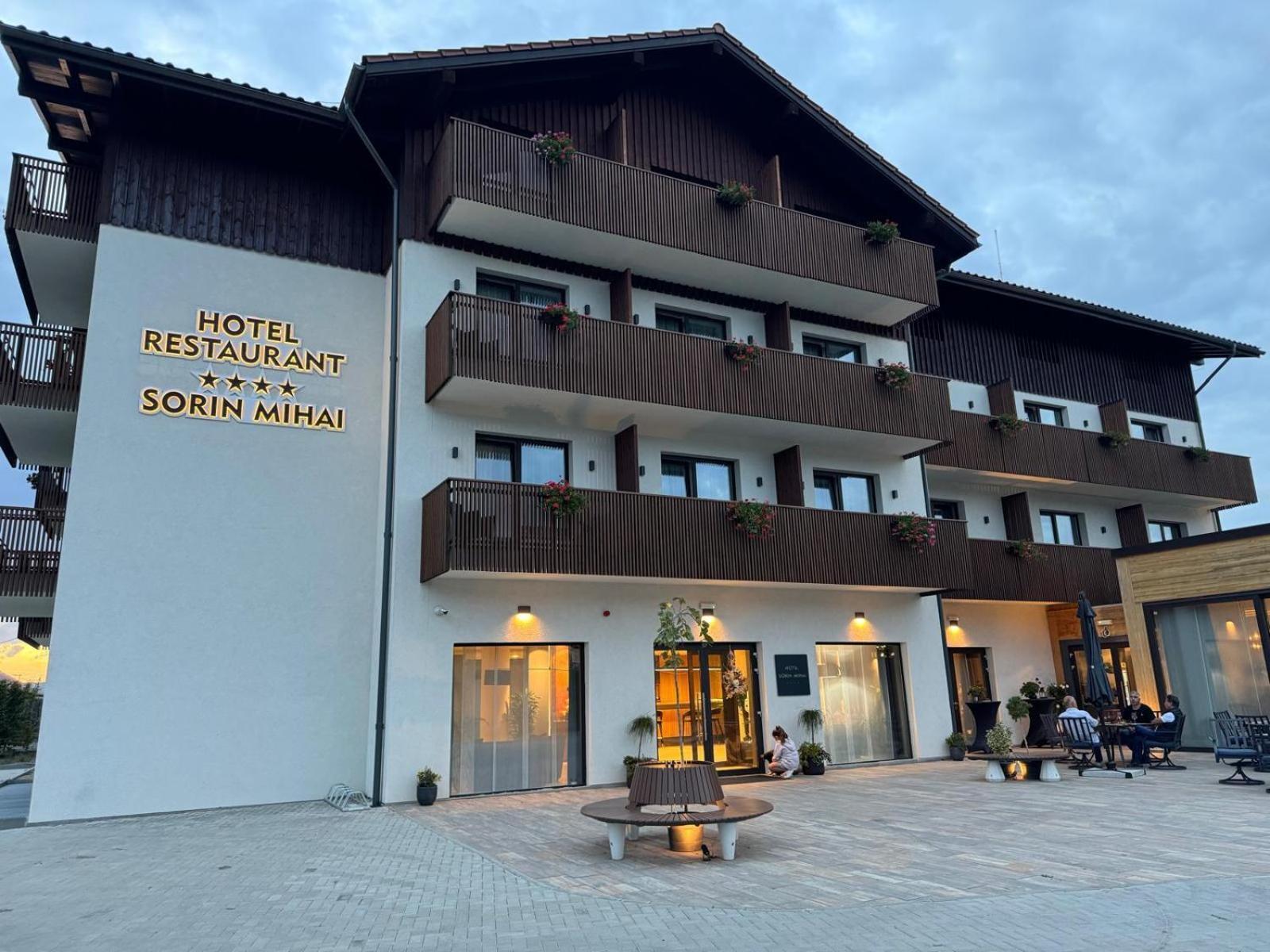 Hotel Sorin Mihai Кристьян Экстерьер фото